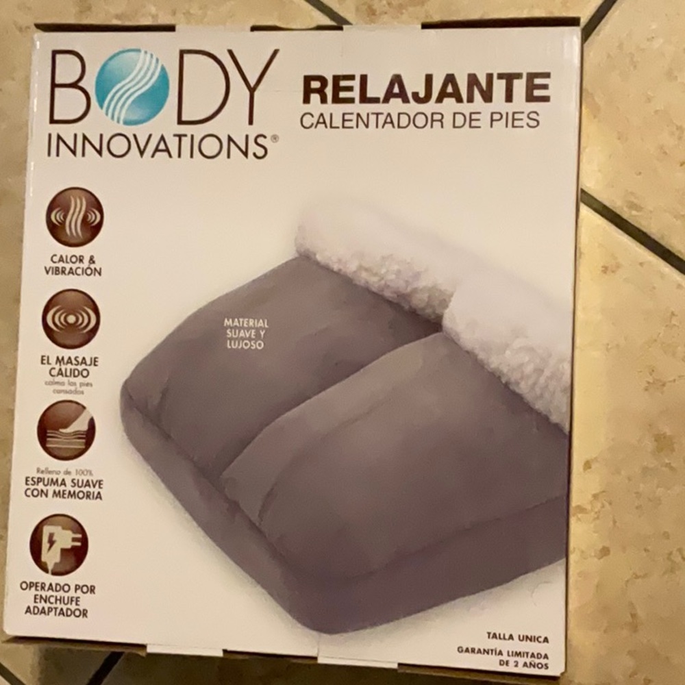 Foot massager with warmer